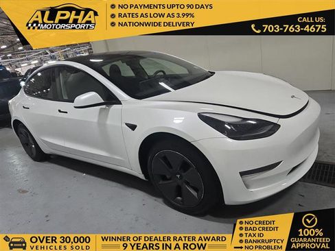 Used 2023 Tesla Model 3 Standard Range image 1