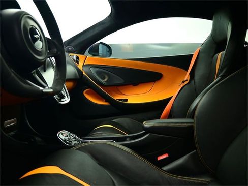Used 2017 McLaren 570S Coupe image 5