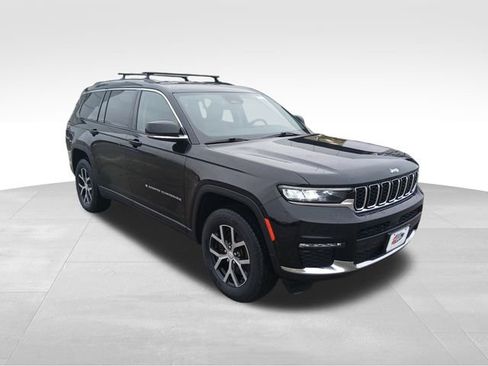 Used 2023 Jeep Grand Cherokee L Limited image 7