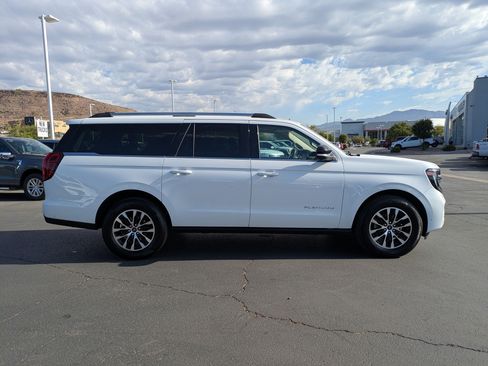 Used 2025 Ford Expedition Max Platinum AWD/4WD image 3