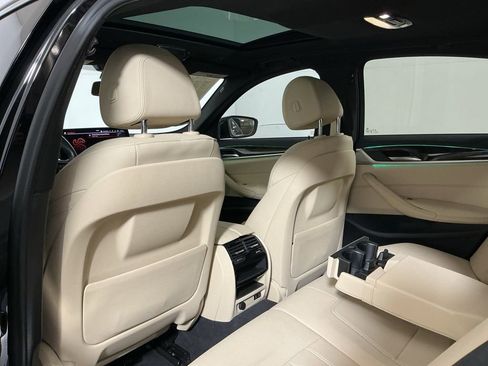 Used 2021 BMW 540i w/ Convenience Package image 15