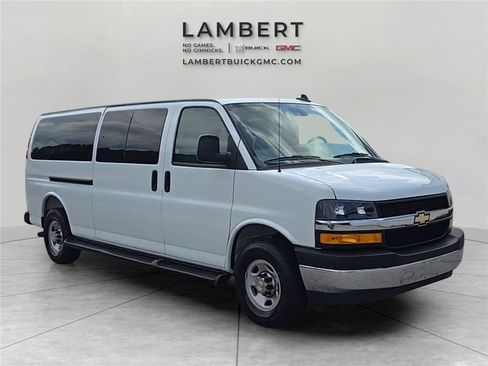 Used 2025 Chevrolet Express 3500 LT w/ LT Preferred Equipment Group RWD image 7