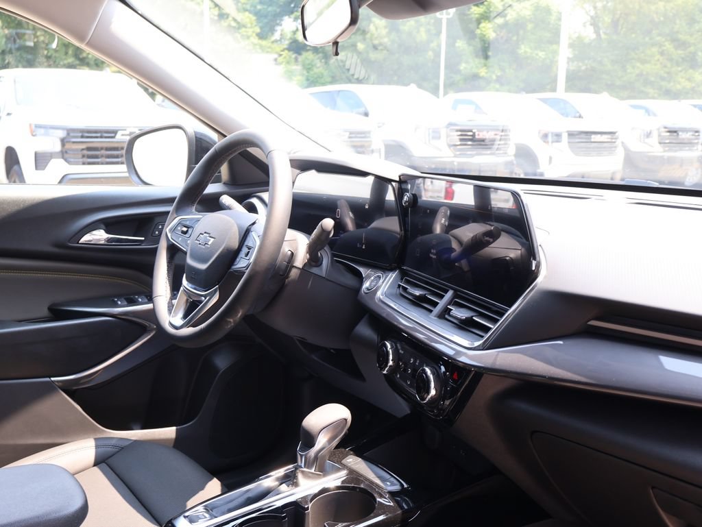 New 2026 Chevrolet Trax ACTIV w/ Driver Confidence Package FWD image 32