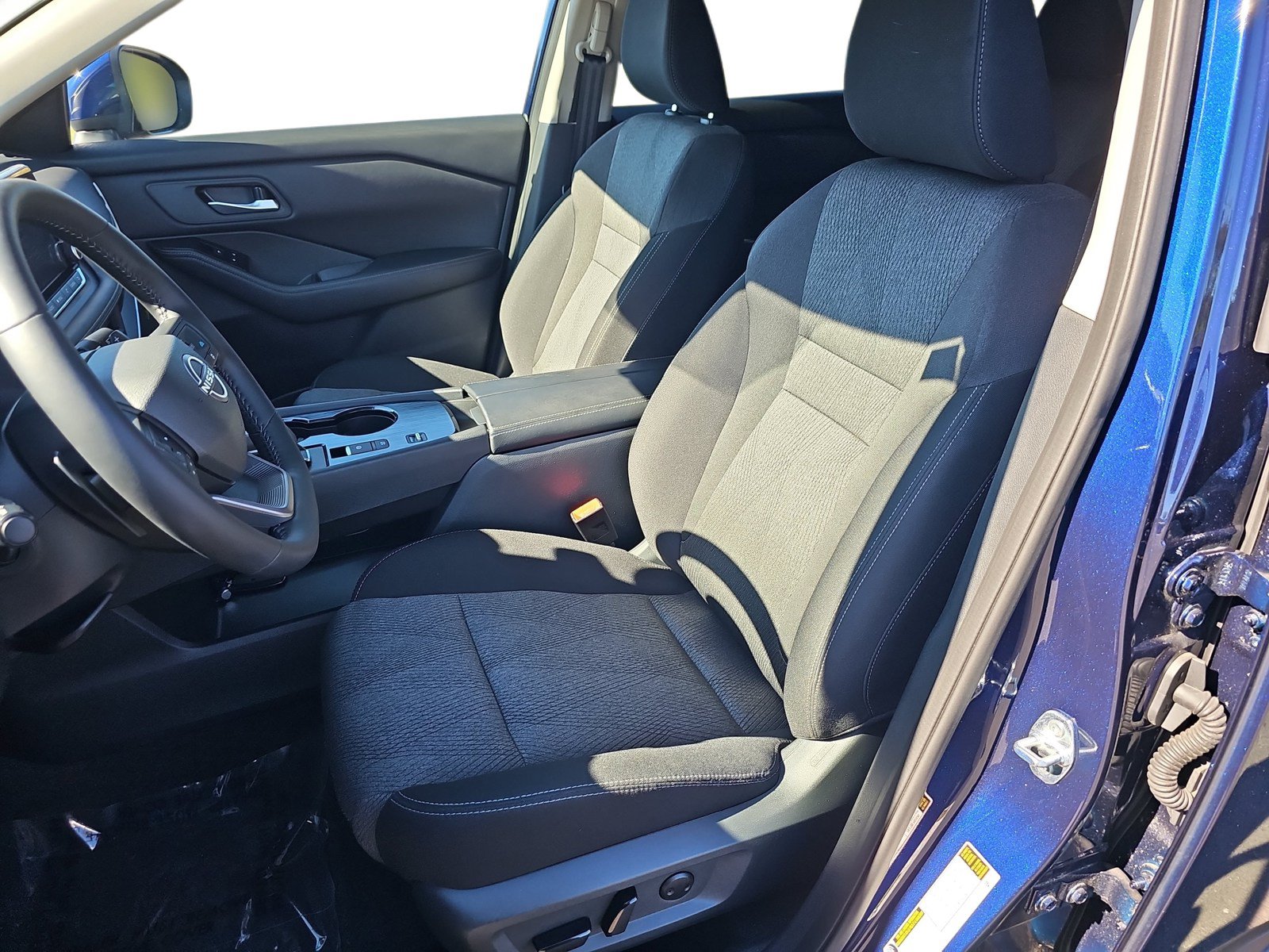 Used 2026 Nissan Rogue SV FWD image 12