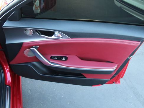Used 2018 Kia Stinger GT1 RWD image 20