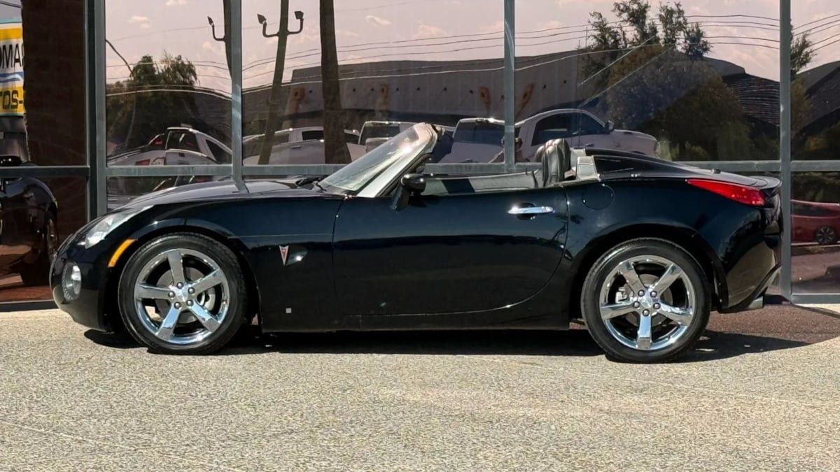 Used 2007 Pontiac Solstice GXP w/ Premium Package RWD image 7