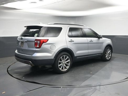 Used 2017 Ford Explorer Limited w/ Equipment Group 301A image 5