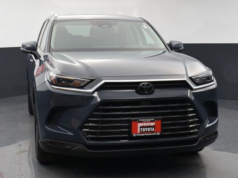 Used 2025 Toyota Grand Highlander AWD image 7