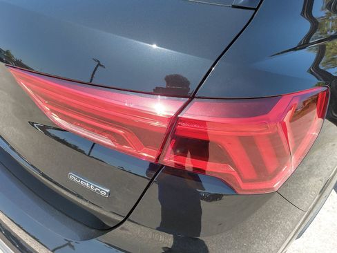 Certified 2025 Audi Q3 2.0T Premium w/ Convenience Package AWD/4WD image 39