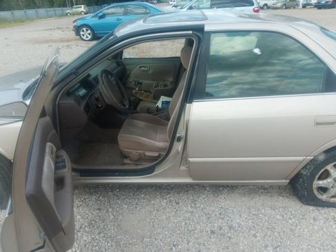 Used 1998 Toyota Camry LE FWD image 22