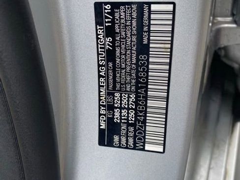Used 2017 Mercedes-Benz E 300 4MATIC image 23