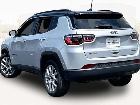 Used 2025 Jeep Compass Limited AWD/4WD image 4
