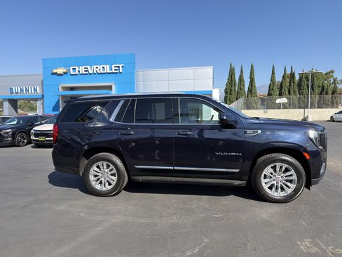 Used 2024 GMC Yukon SLT AWD/4WD image 9