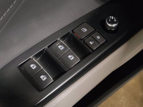 Used 2018 Toyota Camry XSE image 27