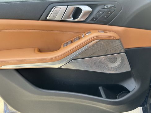 Used 2021 BMW X7 M50i image 14