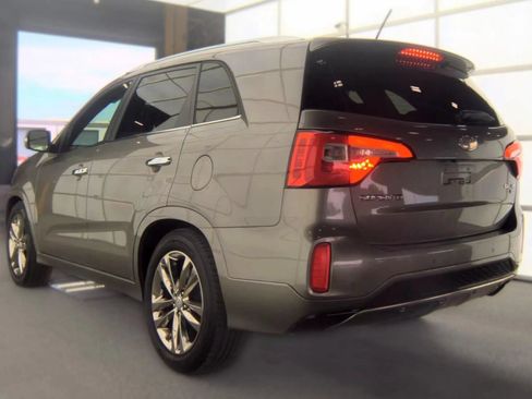Used 2014 Kia Sorento SX w/ 3rd Row Package FWD image 2