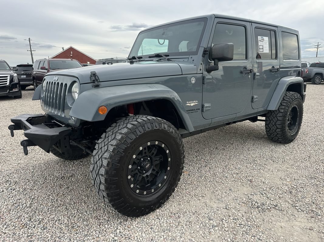 Used 2014 Jeep Wrangler Unlimited Sahara w/ Connectivity Group AWD/4WD image 5
