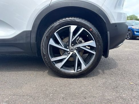 Used 2020 Volvo XC40 T5 R-Design w/ Protection Package AWD/4WD image 9