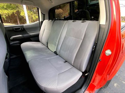 Used 2018 Toyota Tacoma SR5 image 20