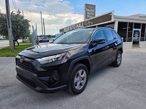 Used 2025 Toyota RAV4 XLE FWD image 1