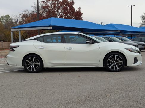 Used 2023 Nissan Maxima SV w/ Floor Mat Group image 3