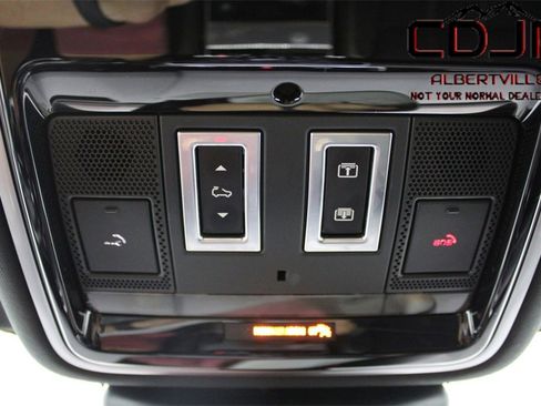 Used 2019 Land Rover Range Rover Velar R-Dynamic HSE image 53