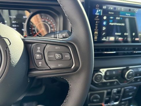 New 2025 Jeep Gladiator Rubicon image 18