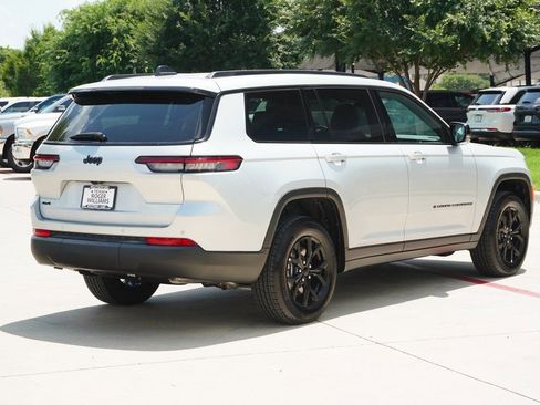 New 2025 Jeep Grand Cherokee L Altitude AWD/4WD image 4