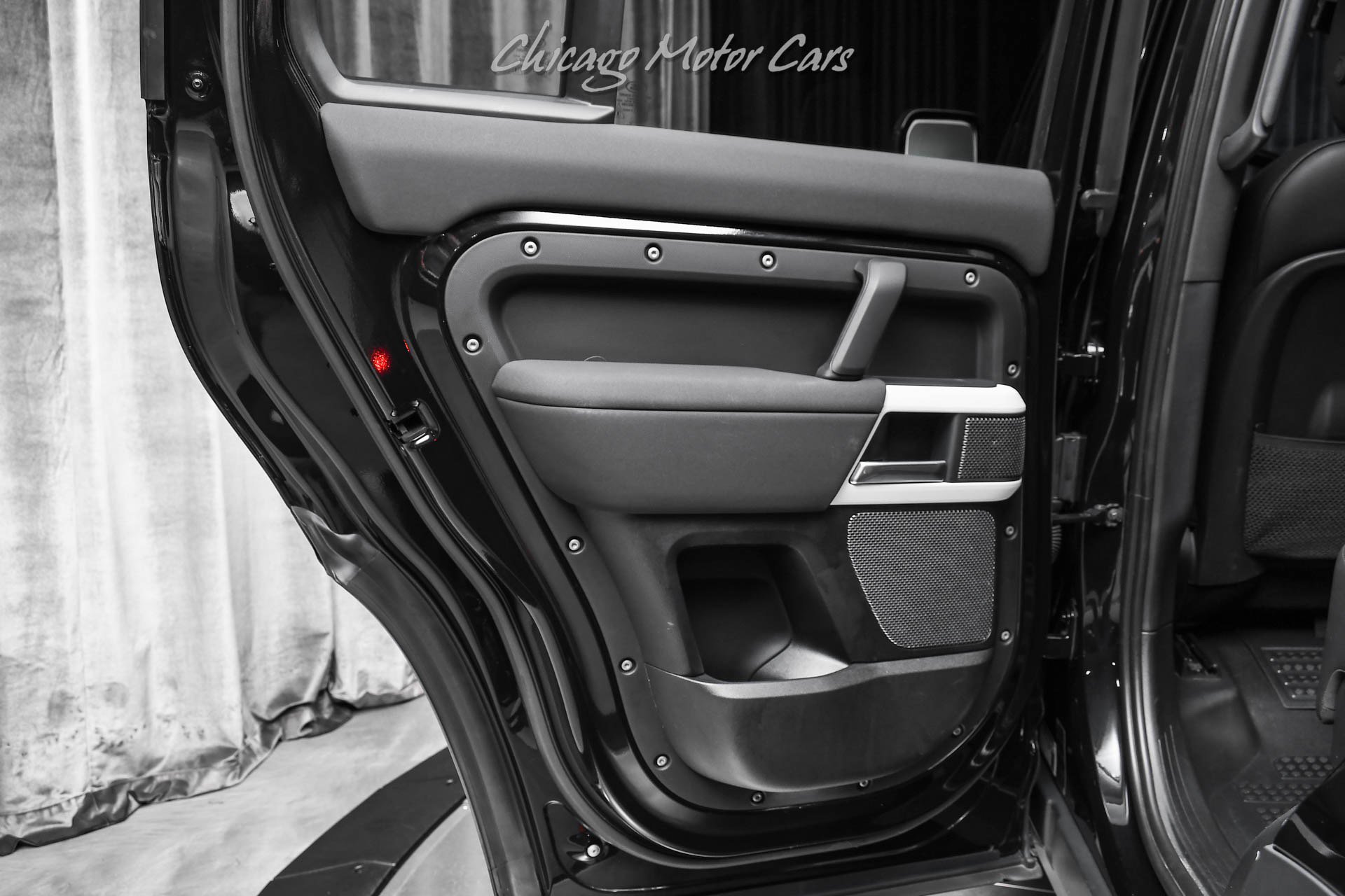 Used 2023 Land Rover Defender 110 SE AWD/4WD image 39