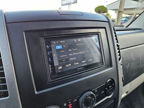 Used 2011 Mercedes-Benz Sprinter 2500 image 19