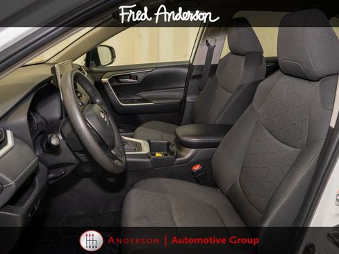 Used 2024 Toyota RAV4 XLE FWD image 10