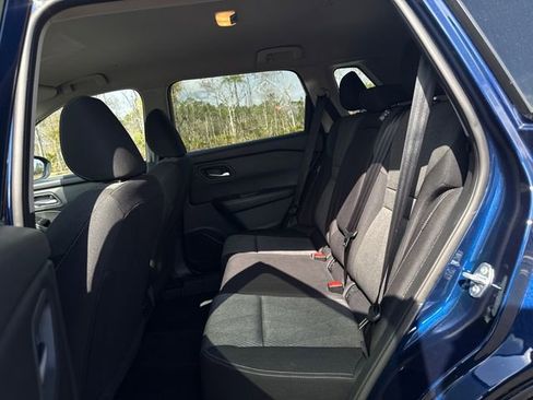 Used 2024 Nissan Rogue SV image 7