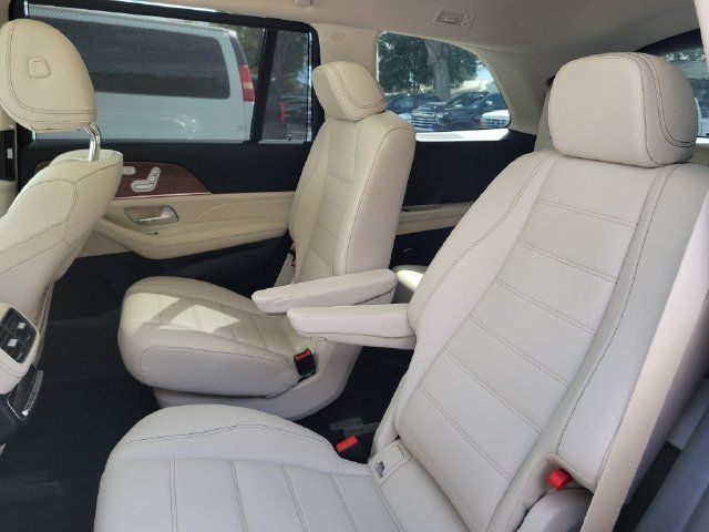 Used 2022 Mercedes-Benz GLS 450 4MATIC image 23