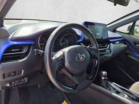 Used 2020 Toyota C-HR XLE FWD image 10