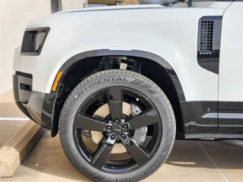 New 2026 Land Rover Defender 110 X-Dynamic SE image 6