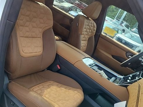 Used 2025 Nissan Armada Platinum Reserve image 34