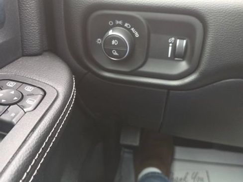 Used 2026 RAM 3500 Big Horn AWD/4WD image 16