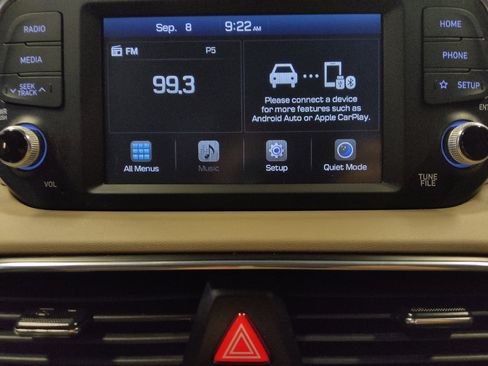 Used 2020 Hyundai Santa Fe SE FWD image 25