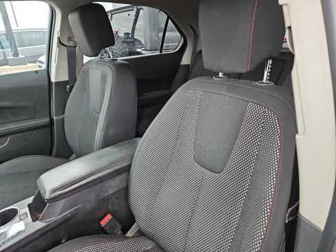 Used 2017 Chevrolet Equinox LT w/ Convenience Package image 8