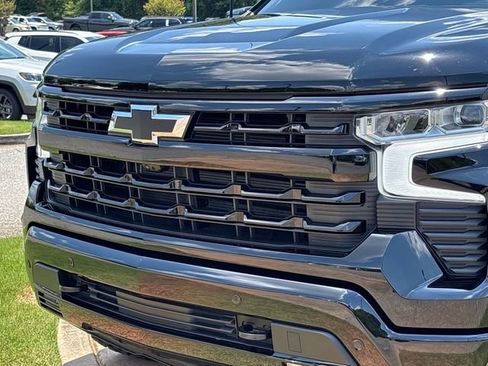 Used 2025 Chevrolet Silverado 1500 RST w/ Convenience Package II AWD/4WD image 10