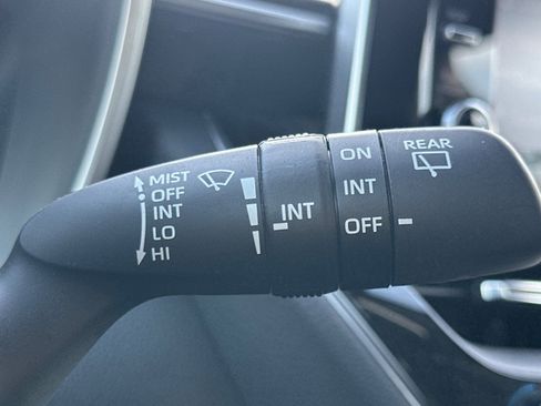 Used 2022 Toyota Corolla SE w/ SE Preferred Package image 39