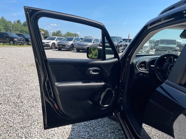 Used 2023 Jeep Renegade Latitude w/ Sun/Sound Group AWD/4WD image 23