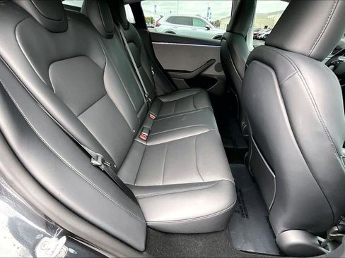 Used 2025 Tesla Model 3 Long Range image 18