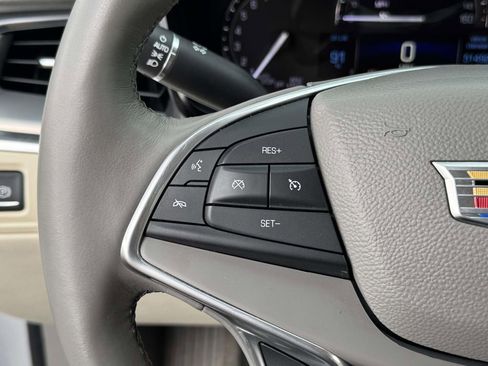 Used 2017 Cadillac XT5 Premium Luxury FWD image 23