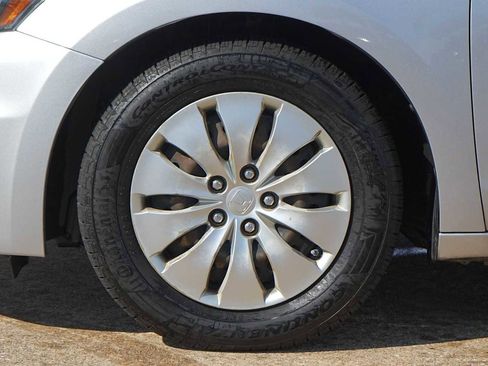 Used 2012 Honda Accord LX image 7