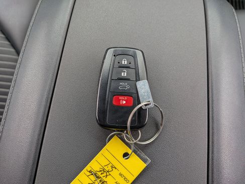 Used 2023 Toyota Highlander XSE AWD/4WD image 36
