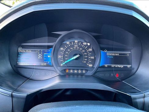 Used 2024 Ford Edge Titanium image 10