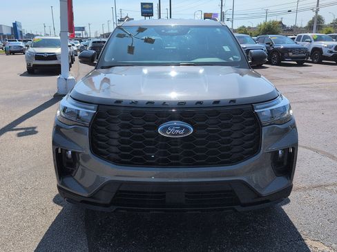 Used 2026 Ford Explorer ST-Line AWD/4WD image 3