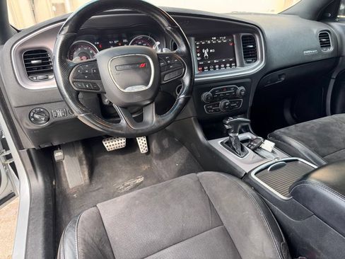 Used 2022 Dodge Charger R/T w/ Plus Group RWD image 2