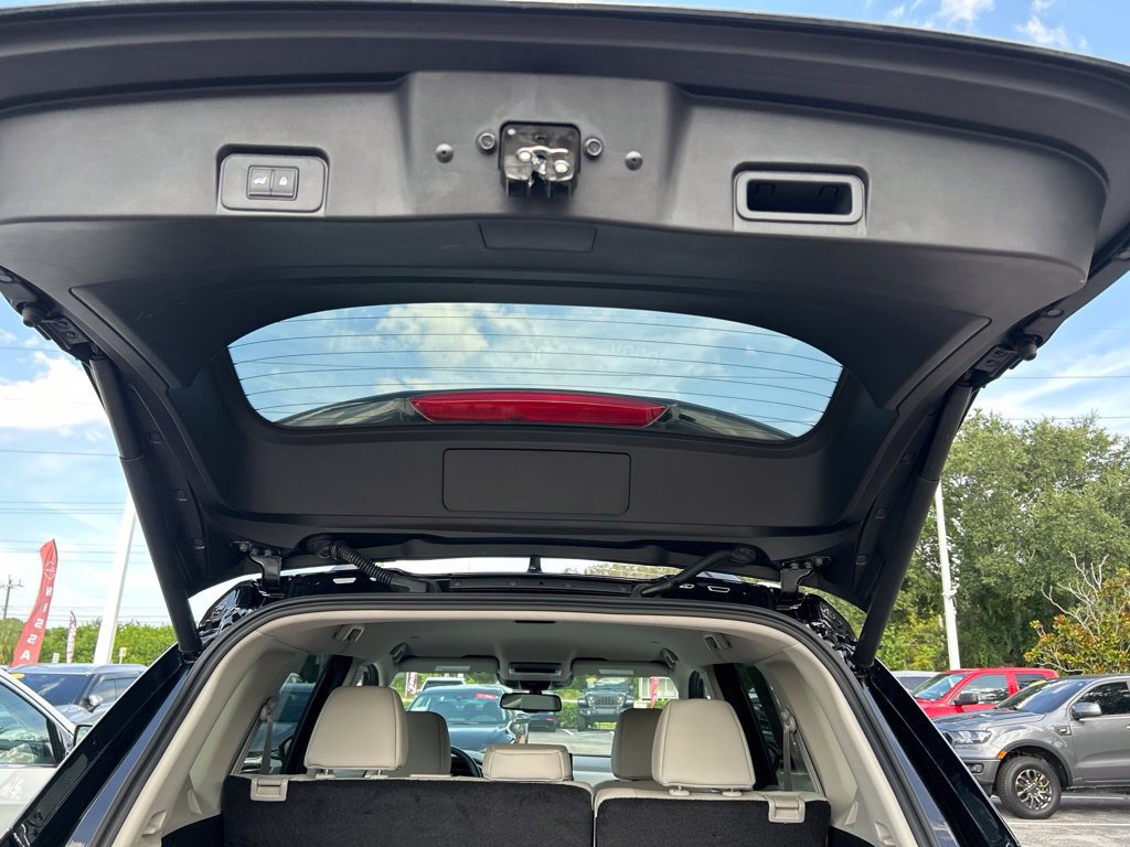 Certified 2025 Nissan Rogue SL FWD image 53
